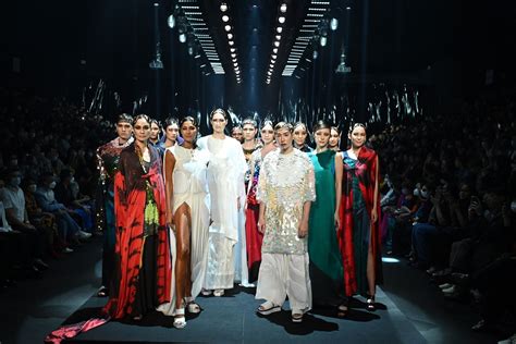 Siam Paragon Fashion Week: Showcasing Bangkok's Couture Scene and Championing Sustainable Practices